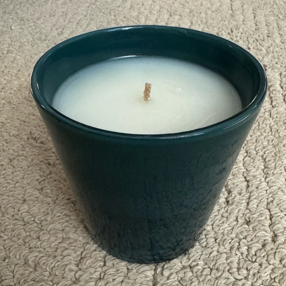 Aerin Aralia Cedar Candle, New Never Used, NWT, Green